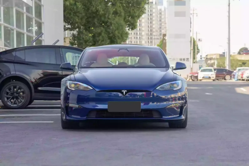 
								Tesla Model S full									