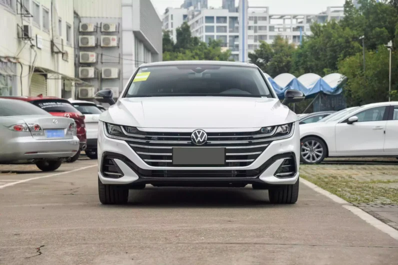 
								Volkswagen Arteon full									