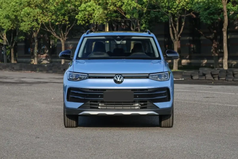 
								Volkswagen Tharu full									