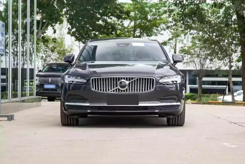 
								Volvo S90 full									