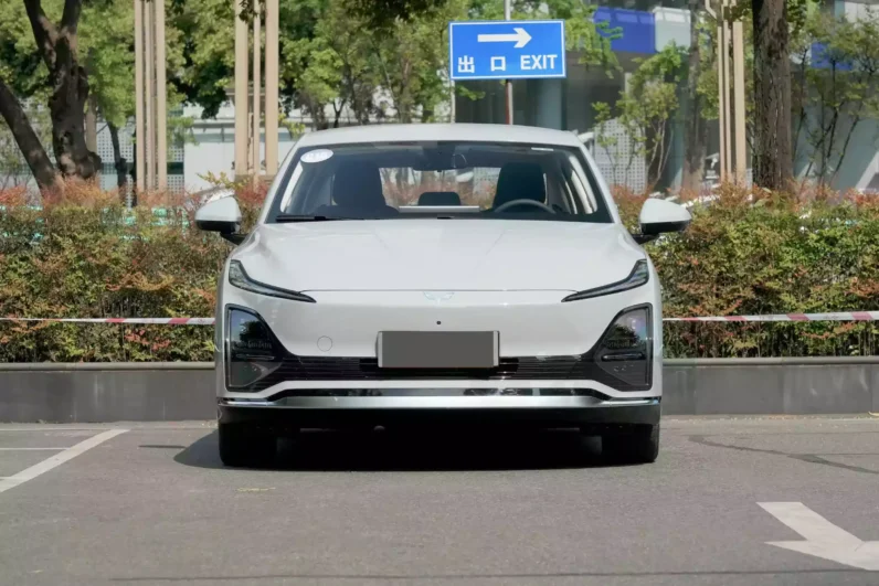 
								Wuling Xingguang EV full									