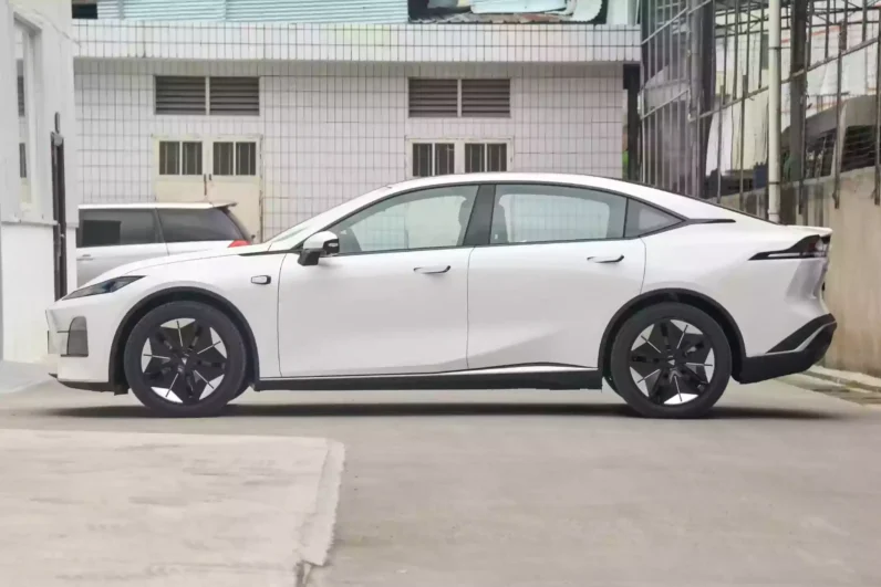 
								Changan DEEPAL SL03 EV full									