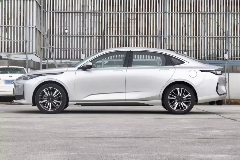 
								Changan Qiyuan A05 (NEVO) full									