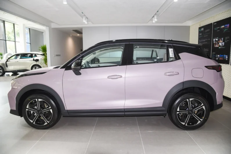 
								Lynk & Co 06 EM-P full									