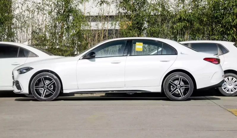 
								Mercedes-Benz C-Class full									