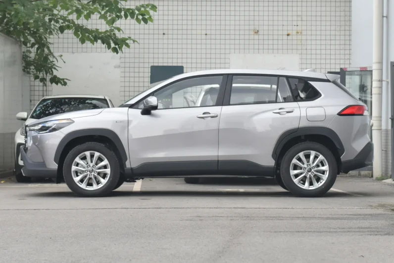 
								Toyota Corolla Cross full									