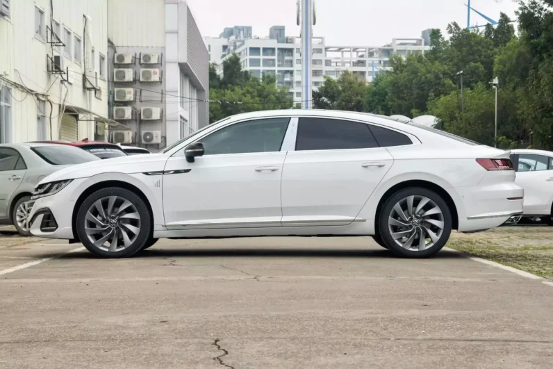 
								Volkswagen Arteon full									