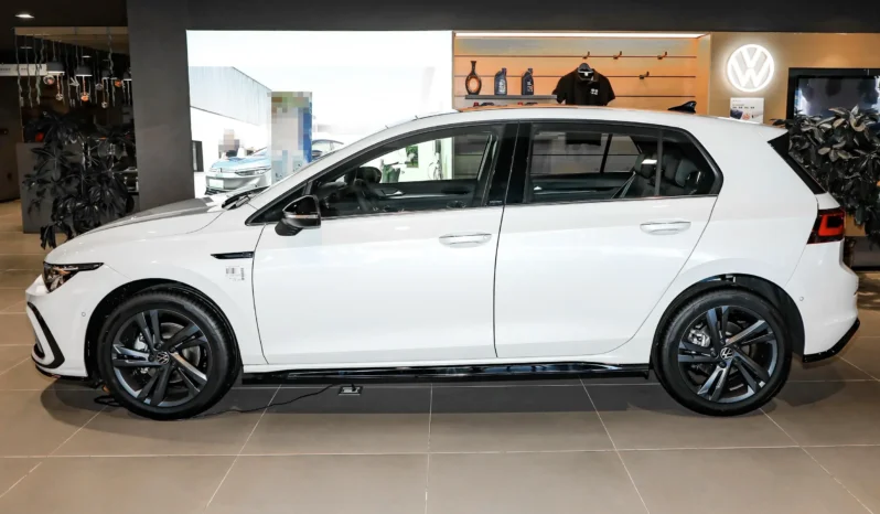 
								Volkswagen Golf 2026 full									