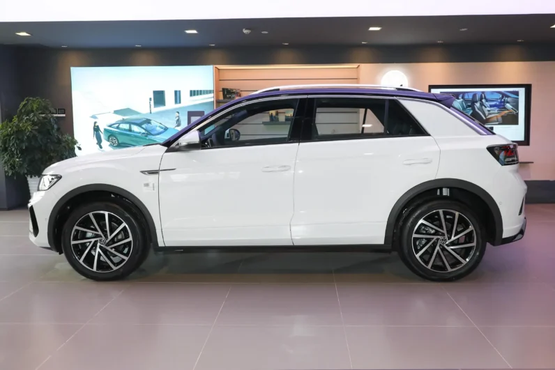 
								Volkswagen T-Roc full									