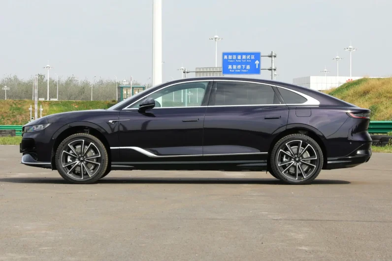 
								Voyah Passion PHEV full									