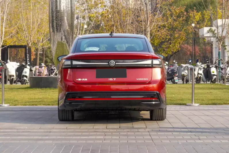 
								Volkswagen ID.7 VIZZION full									