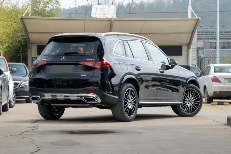 
								Mercedes-Benz GLC full									