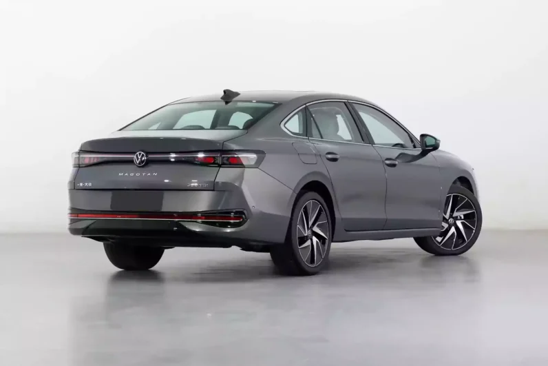 
								Volkswagen Magotan full									