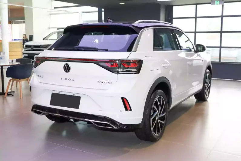 
								Volkswagen T-Roc full									