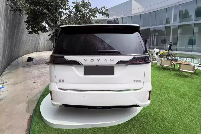 
								Voyah Passion PHEV full									