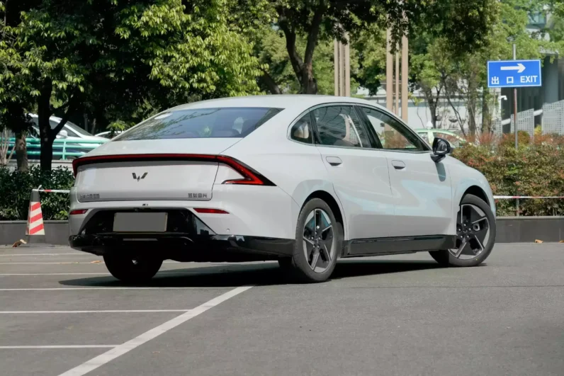 
								Wuling Xingguang EV full									