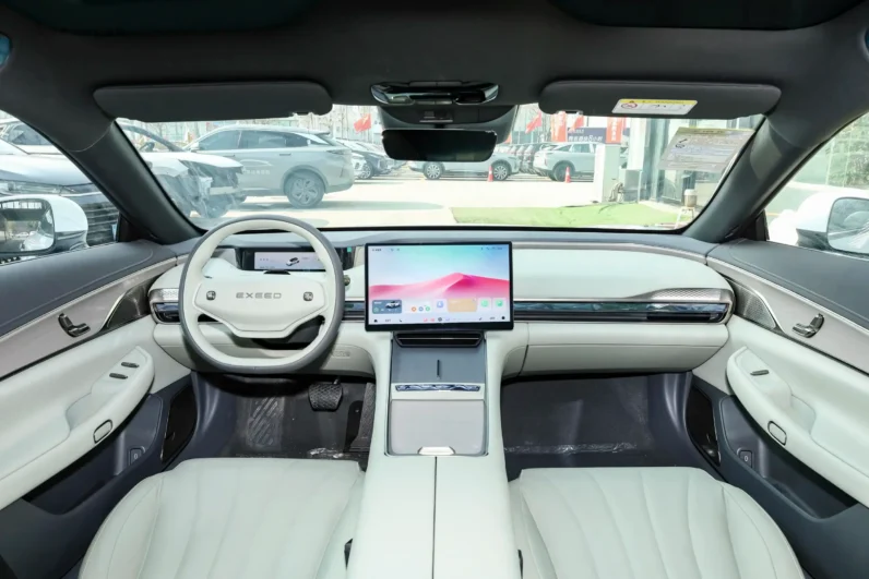 
								EXEED Sterra ES full									