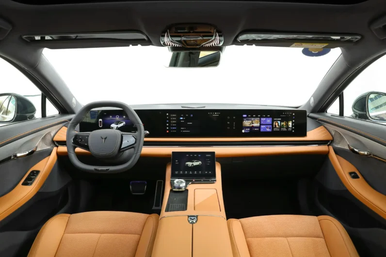 
								Voyah Passion PHEV full									