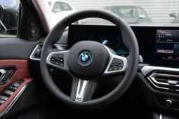 
										BMW i3 full									