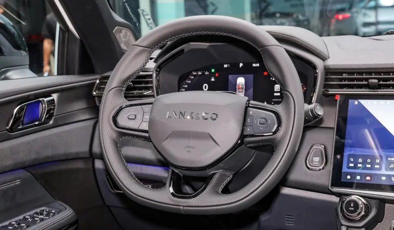 
								Lynk & Co 01 full									