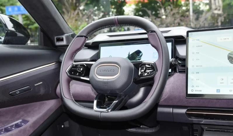 
								Lynk & Co 08 EM-P full									