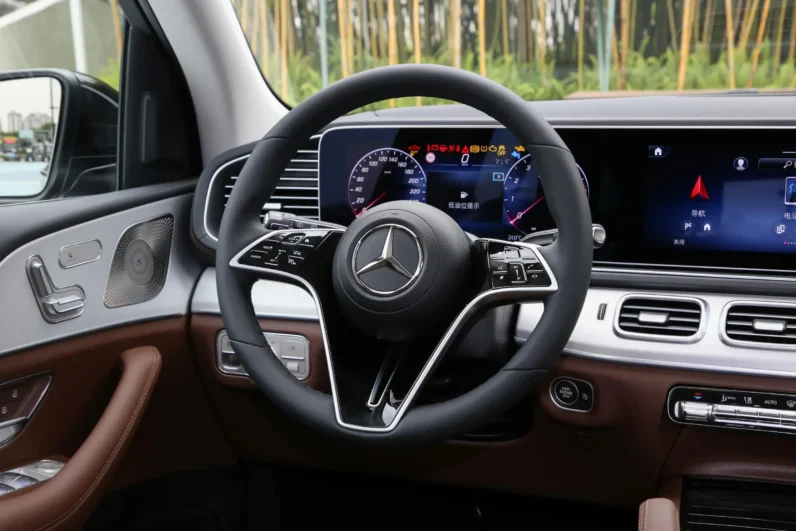 
								Mercedes-Benz GLE full									