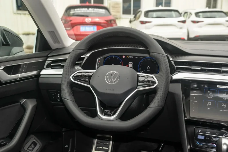 
								Volkswagen Arteon full									