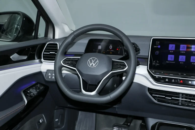 
								Volkswagen ID.6 CROZZ full									
