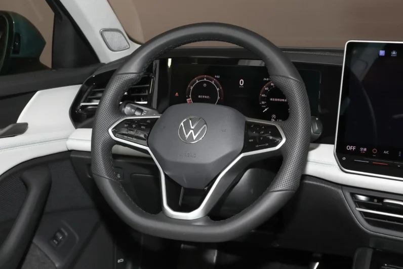 
								Volkswagen Magotan full									