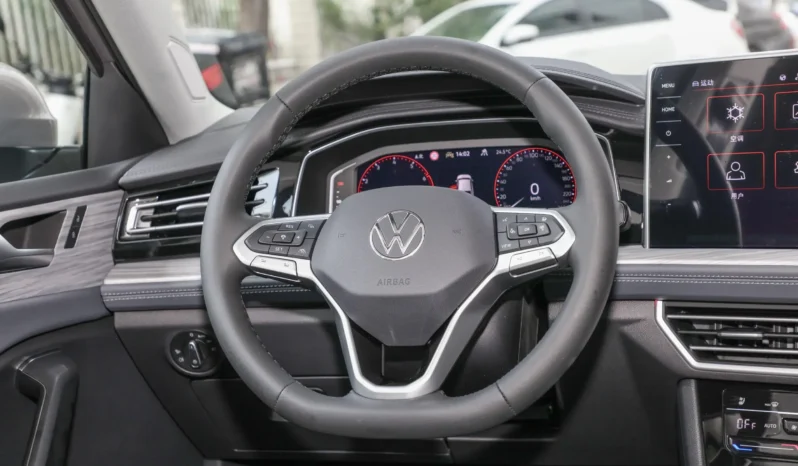 
								Volkswagen Sagitar full									