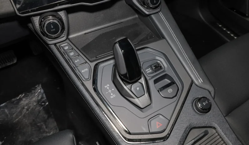 
								Lynk & Co 01 full									