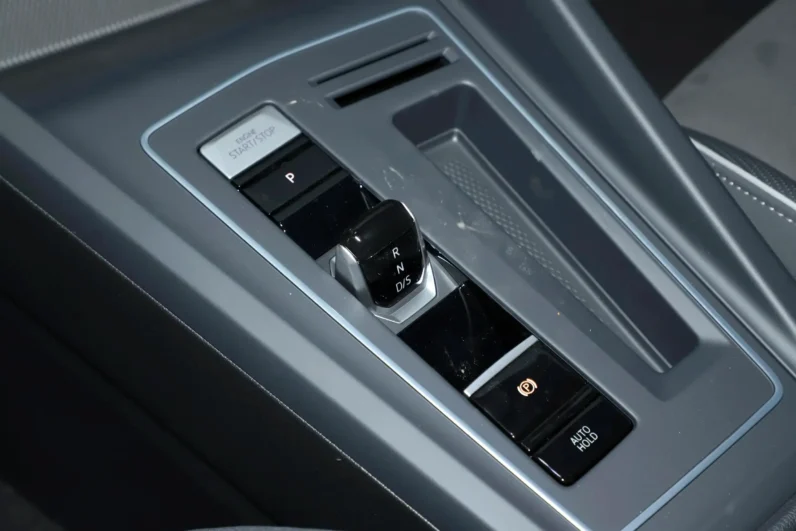 
								Volkswagen Golf 2026 full									