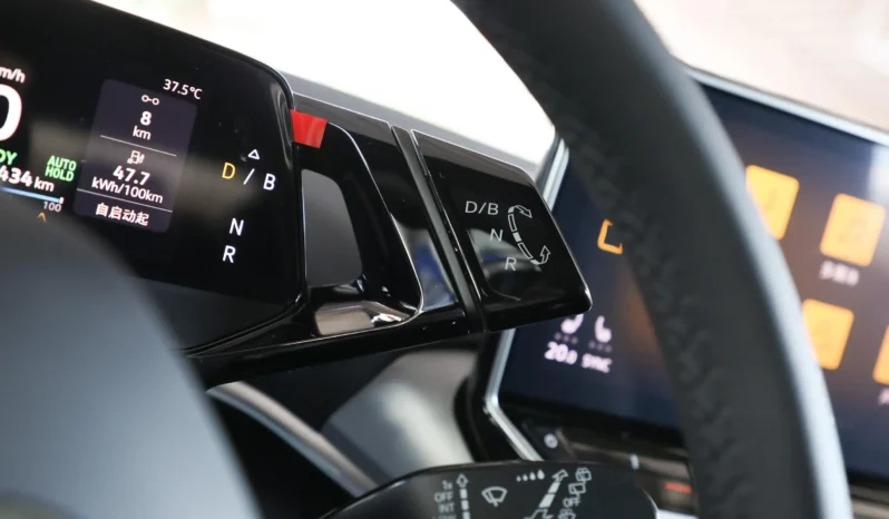 
								Volkswagen ID.6 X full									