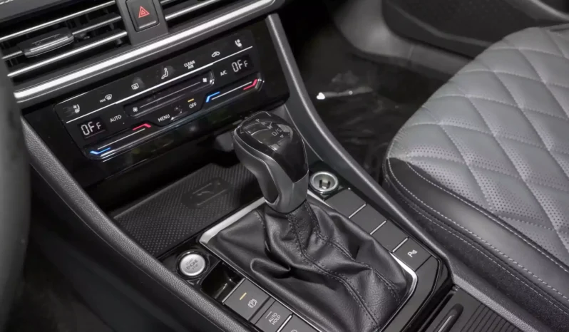 
								Volkswagen Sagitar full									