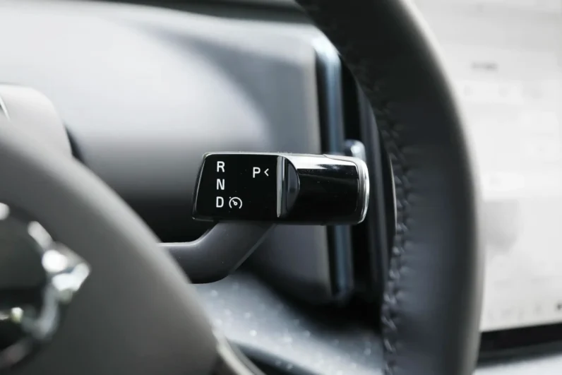 
								Volvo EX30 full									