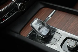 
										Volvo XC60 PHEV full									