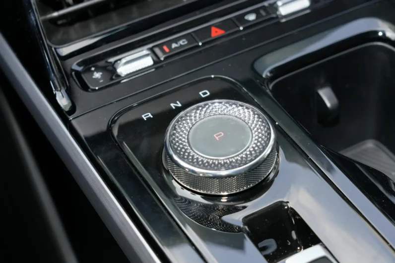 
								Wuling Xingguang EV full									